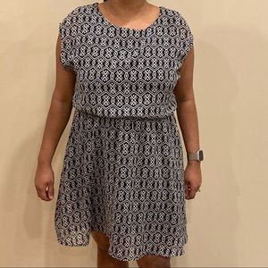 3/$30 Japna Midi Black/white patterned dress Size L